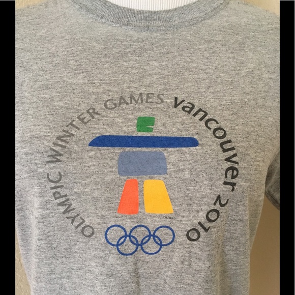 T shirt Graphic T shirt 2010 Olympics Winter games  vintage T shirt cotton gray - Picture 2 of 3